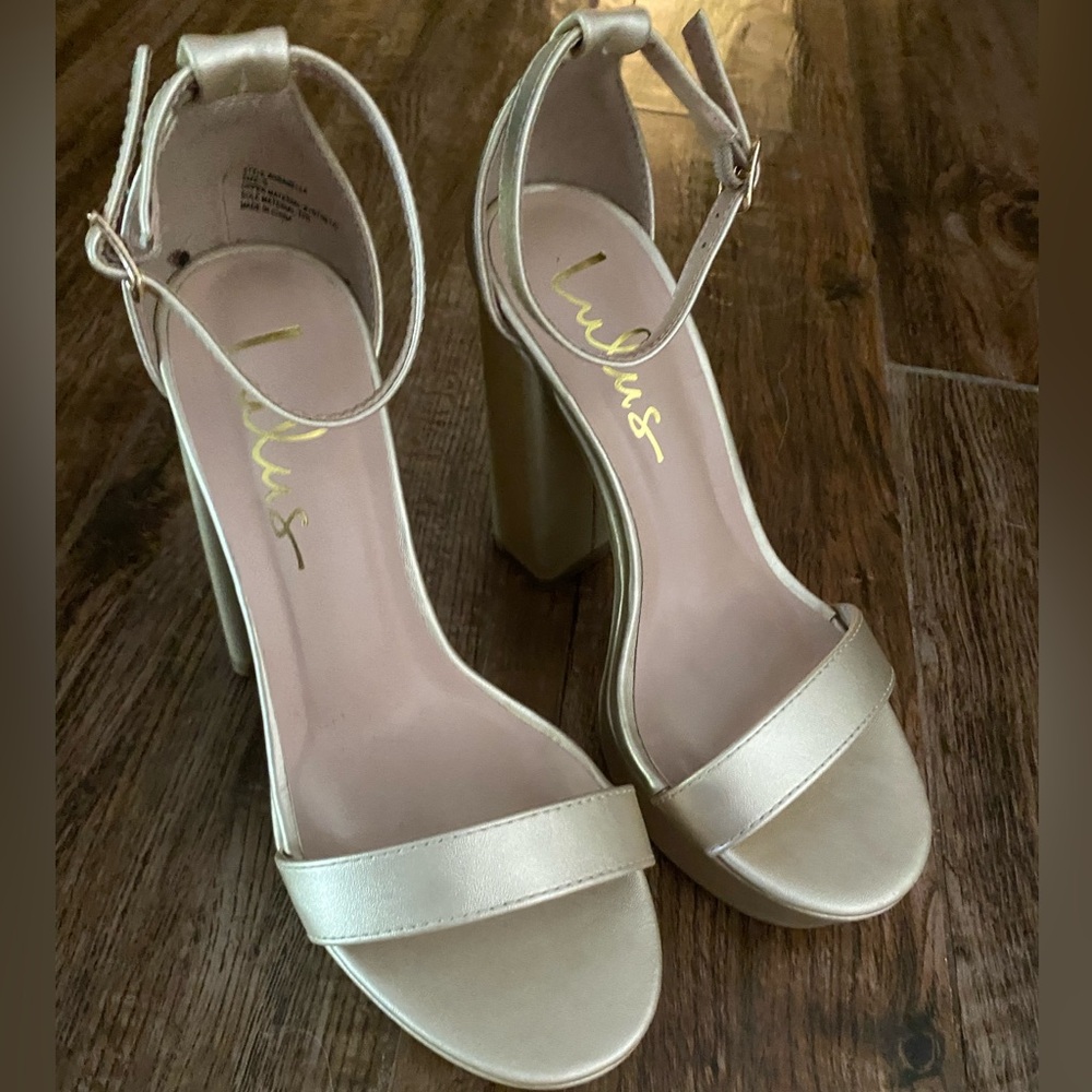 LuLus Gold Satin Strappy Heals Sz.5 Worn 1 Time
